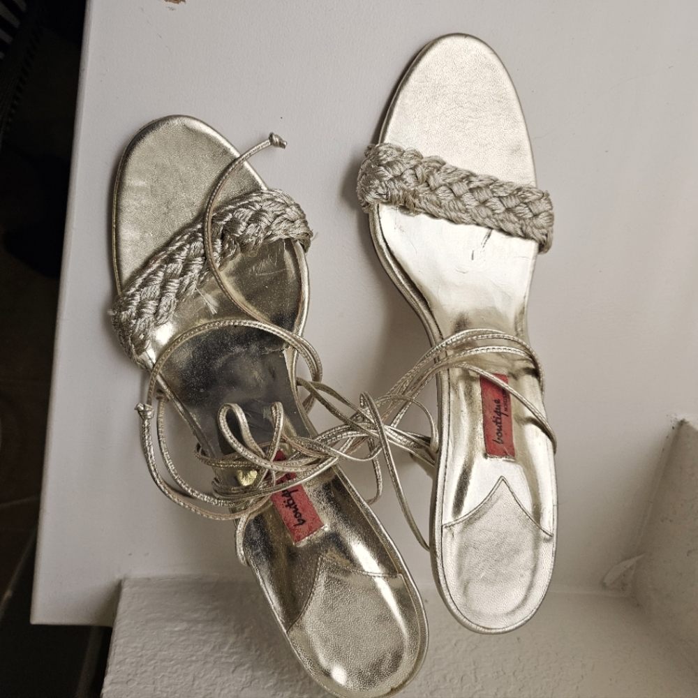 tie-up women heels